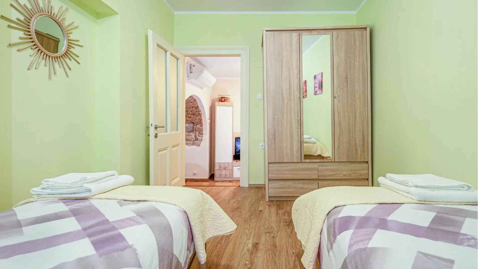 Cozy Apartment In Moscenice With Kitchen