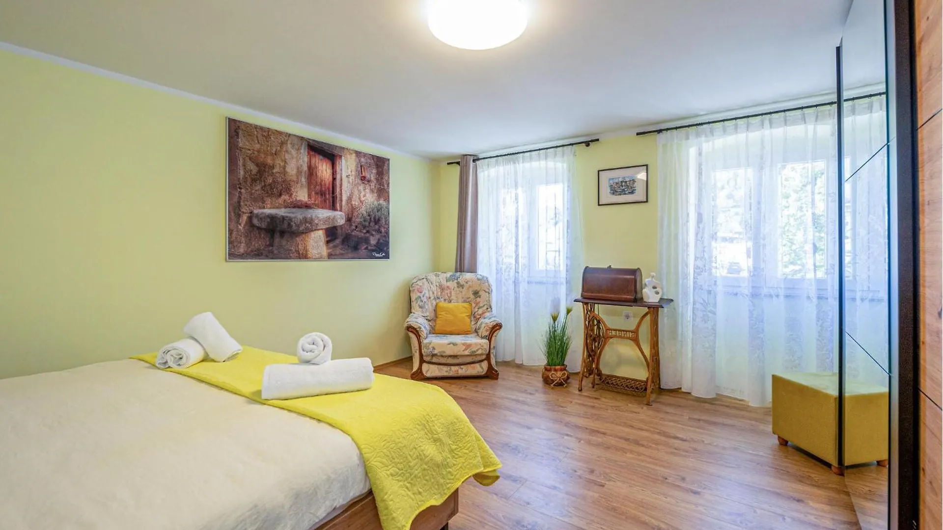 Cozy Apartment In Moscenice With Kitchen