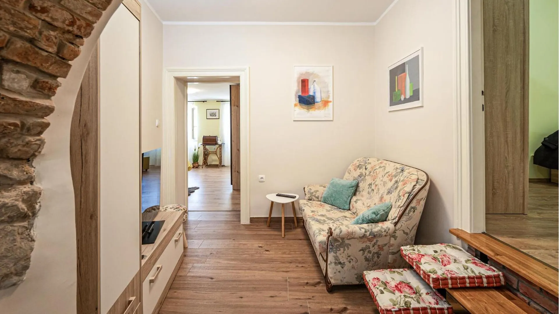 Cozy Apartment In Moscenice With Kitchen